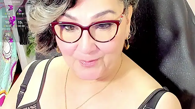 Snapshot of cataleya_mom chatting on February 24, 1:28 am cataleya mom online show from February 24, 1:28 am