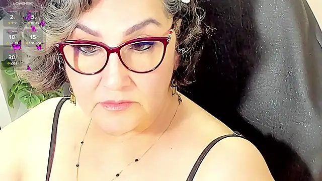 Snapshot of cataleya_mom chatting on March 4, 4:31 am cataleya mom online show from March 4, 4:31 am