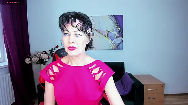 Silvia Wallec online show from April 24, 5:42 am