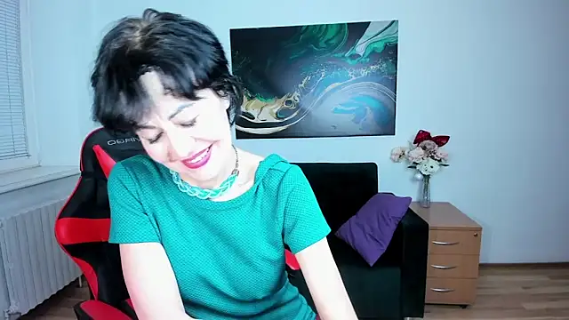 Silvia Wallec online show from February 8, 6:49 pm