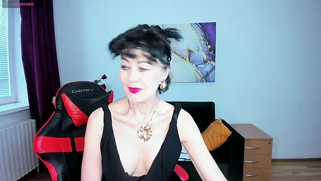 Silvia Wallec online show from May 5, 5:32 am