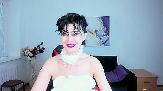 Silvia Wallec online show from March 31, 5:42 am