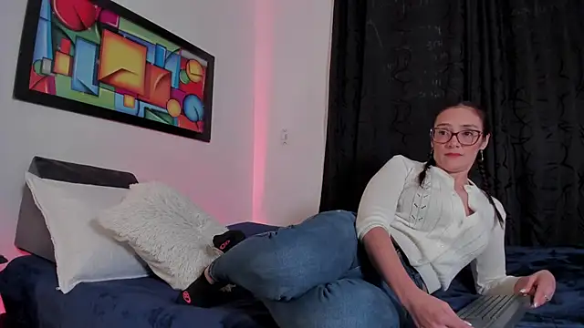 Jessica Herrera  online show from December 1, 10:10 pm