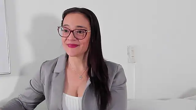 Jessica Herrera  online show from May 15, 9:35 pm