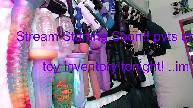 famousALYX online show from February 8, 7:50 am