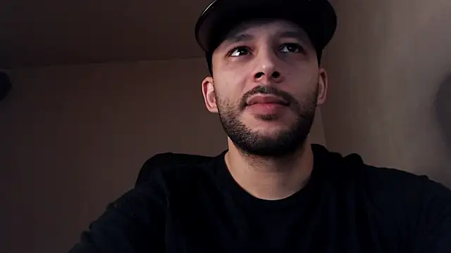 Snapshot of henryaxe chatting on November 5, 2:31 pm henryaxe online show from November 5, 2:31 pm