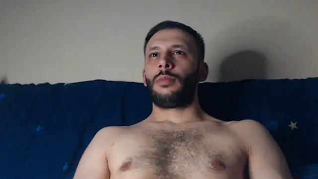 Snapshot of henryaxe chatting on September 10, 9:47 pm henryaxe online show from September 10, 9:47 pm