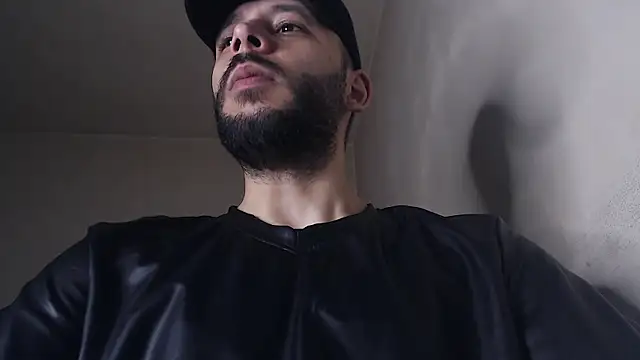 henryaxe online show from June 7, 11:04 am