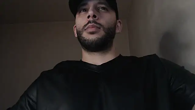 Snapshot of henryaxe chatting on September 25, 9:54 pm henryaxe online show from September 25, 9:54 pm