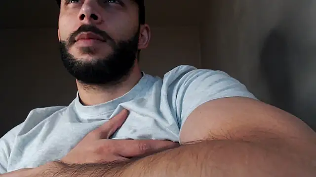 Snapshot of henryaxe chatting on October 27, 12:17 pm henryaxe online show from October 27, 12:17 pm