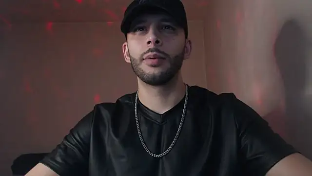 Snapshot of henryaxe chatting on September 18, 7:39 pm henryaxe online show from September 18, 7:39 pm