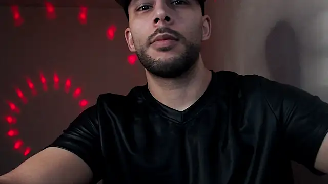 Snapshot of henryaxe chatting on November 1, 3:17 pm henryaxe online show from November 1, 3:17 pm