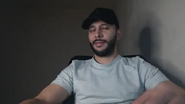 Snapshot of henryaxe chatting on September 30, 11:16 am henryaxe online show from September 30, 11:16 am