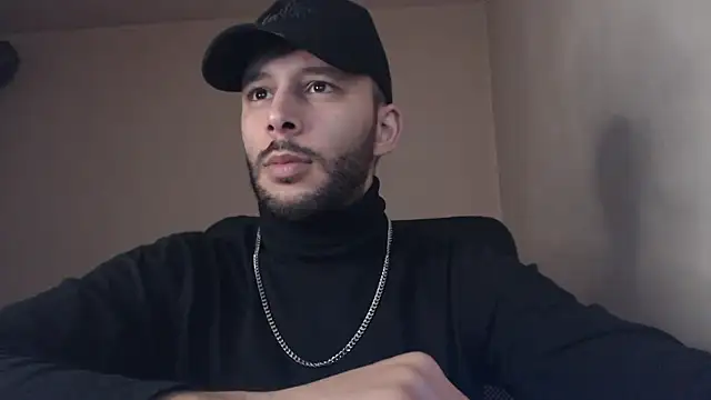 Snapshot of henryaxe chatting on September 24, 11:21 pm henryaxe online show from September 24, 11:21 pm