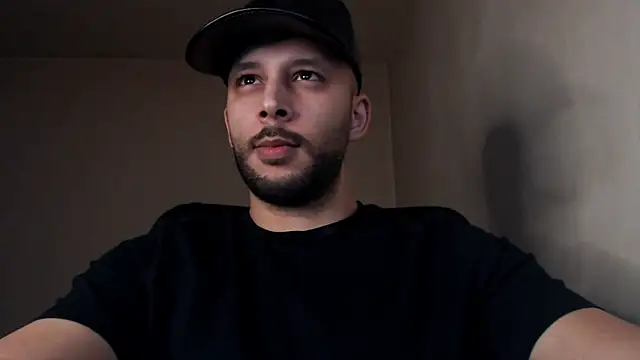 Snapshot of henryaxe chatting on November 4, 10:46 pm henryaxe online show from November 4, 10:46 pm