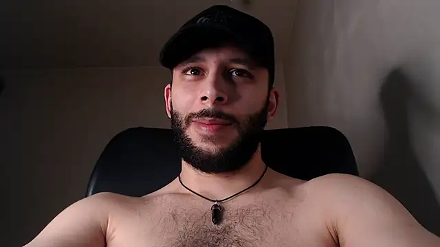 Snapshot of henryaxe chatting on December 2, 2:23 am henryaxe online show from December 2, 2:23 am