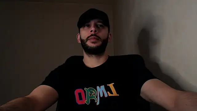 Snapshot of henryaxe chatting on October 5, 5:36 pm henryaxe online show from October 5, 5:36 pm