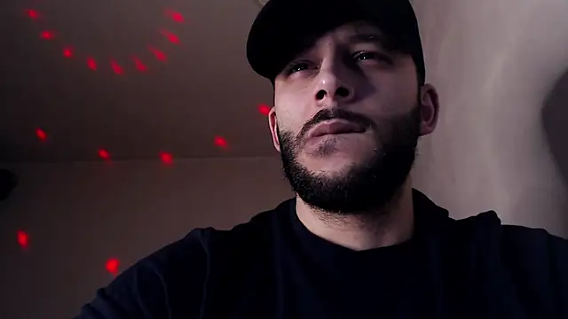 Snapshot of henryaxe chatting on November 25, 9:48 pm henryaxe online show from November 25, 9:48 pm