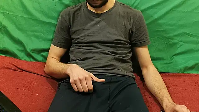 Snapshot of henryaxe chatting on March 3, 10:52 pm henryaxe online show from March 3, 10:52 pm