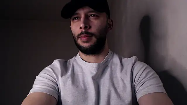 Snapshot of henryaxe chatting on November 15, 4:05 am henryaxe online show from November 15, 4:05 am