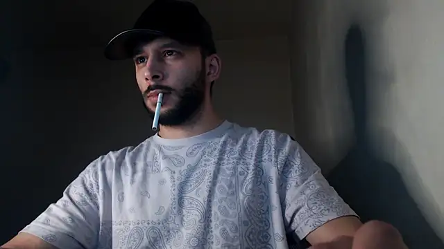 Snapshot of henryaxe chatting on October 20, 2:57 am henryaxe online show from October 20, 2:57 am