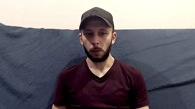 Snapshot of henryaxe chatting on March 9, 11:56 pm henryaxe online show from March 9, 11:56 pm