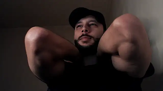 Snapshot of henryaxe chatting on October 24, 12:09 am henryaxe online show from October 24, 12:09 am