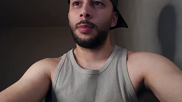 Snapshot of henryaxe chatting on November 7, 2:49 am henryaxe online show from November 7, 2:49 am