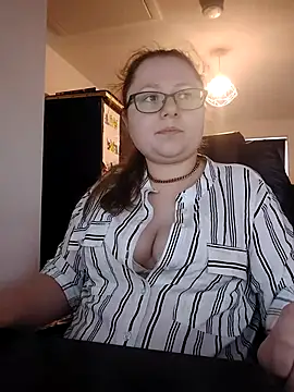 Snapshot of Kiarassecrets chatting on March 24, 9:09 am Kiarassecrets online show from March 24, 9:09 am