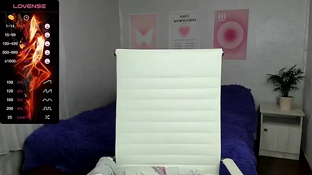 Snapshot of Geisha_Anna chatting on October 14, 5:30 am Geisha Anna online show from October 14, 5:30 am