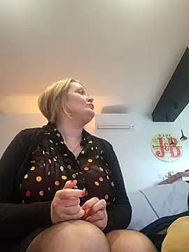 lady charlyne online show from April 15, 6:23 pm