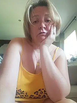 Snapshot of lady_charlyne chatting on May 27, 7:16 am lady charlyne online show from May 27, 7:16 am