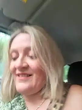 Snapshot of lady_charlyne chatting on January 18, 6:32 pm lady charlyne online show from January 18, 6:32 pm