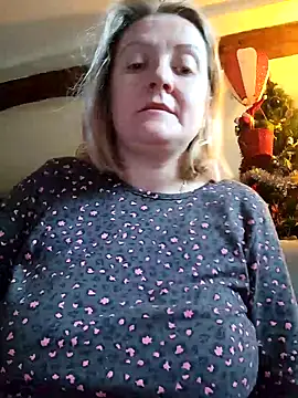 Snapshot of lady_charlyne chatting on December 3, 9:17 am lady charlyne online show from December 3, 9:17 am