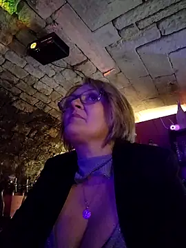 lady charlyne online show from April 10, 7:54 pm