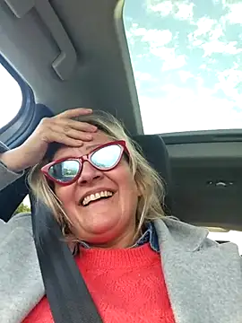 Snapshot of lady_charlyne chatting on February 19, 3:16 pm lady charlyne online show from February 19, 3:16 pm