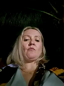 Snapshot of lady_charlyne chatting on January 16, 12:01 am lady charlyne online show from January 16, 12:01 am