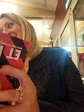 Snapshot of lady_charlyne chatting on March 5, 6:56 pm lady charlyne online show from March 5, 6:56 pm