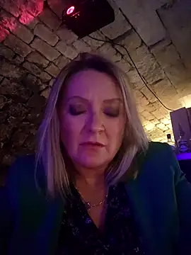 Snapshot of lady_charlyne chatting on March 7, 8:44 pm lady charlyne online show from March 7, 8:44 pm