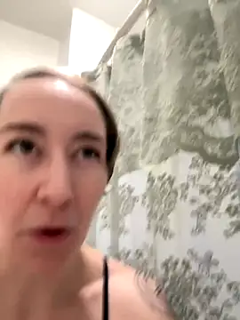 Snapshot of ketarisenup chatting on September 11, 12:10 am ketarisenup online show from September 11, 12:10 am