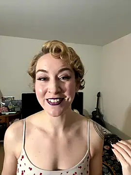 Snapshot of ketarisenup chatting on November 10, 4:06 am ketarisenup online show from November 10, 4:06 am