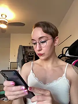 Snapshot of ketarisenup chatting on February 16, 10:55 pm ketarisenup online show from February 16, 10:55 pm