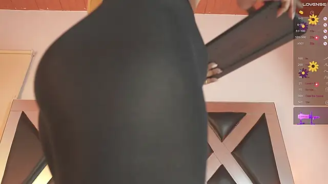 Sofia Cooper  online show from November 6, 7:40 pm