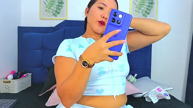 Snapshot of alexa_pariss chatting on July 13, 12:54 am alexa pariss online show from July 13, 12:54 am