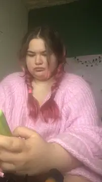 Freakcute  online show from March 11, 1:45 pm