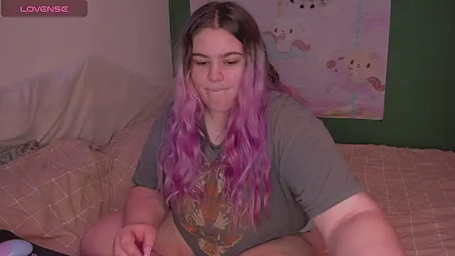 Freakcute  online show from February 18, 4:58 pm
