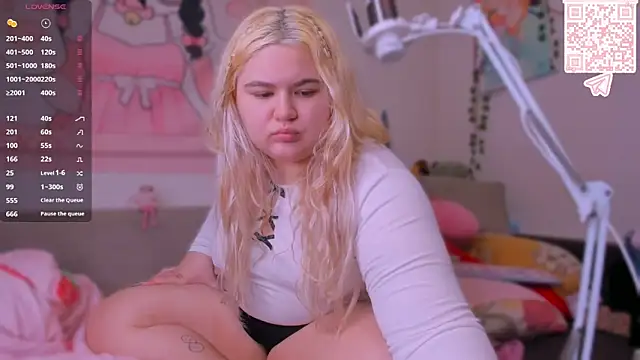 Freakcute  online show from February 3, 4:34 pm