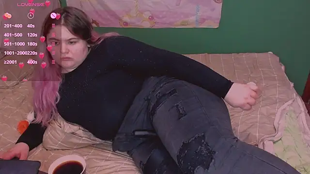 Freakcute  online show from February 25, 7:16 pm