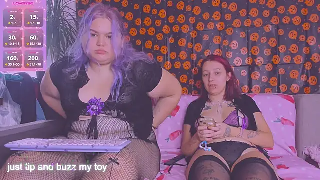 Snapshot of Freakcute_ chatting on October 23, 2:27 pm Freakcute online show from October 23, 2:27 pm