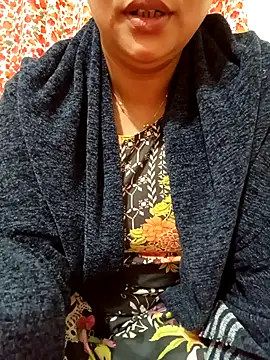 Snapshot of Priya_Boudi chatting on December 13, 8:04 pm Priya Boudi online show from December 13, 8:04 pm